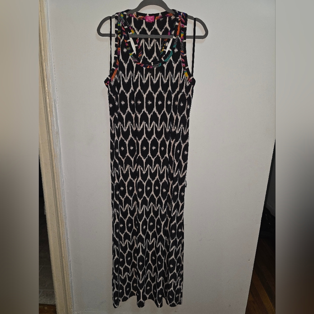 Trina Turk Black and White Geometric Stretch Maxi Dress Size Large Racerback